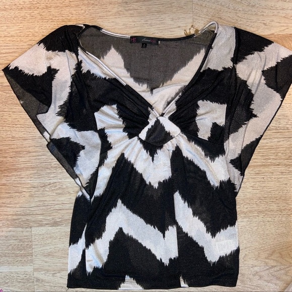 HeartSoul Black and Cream Chevron Blouse - Picture 1 of 2